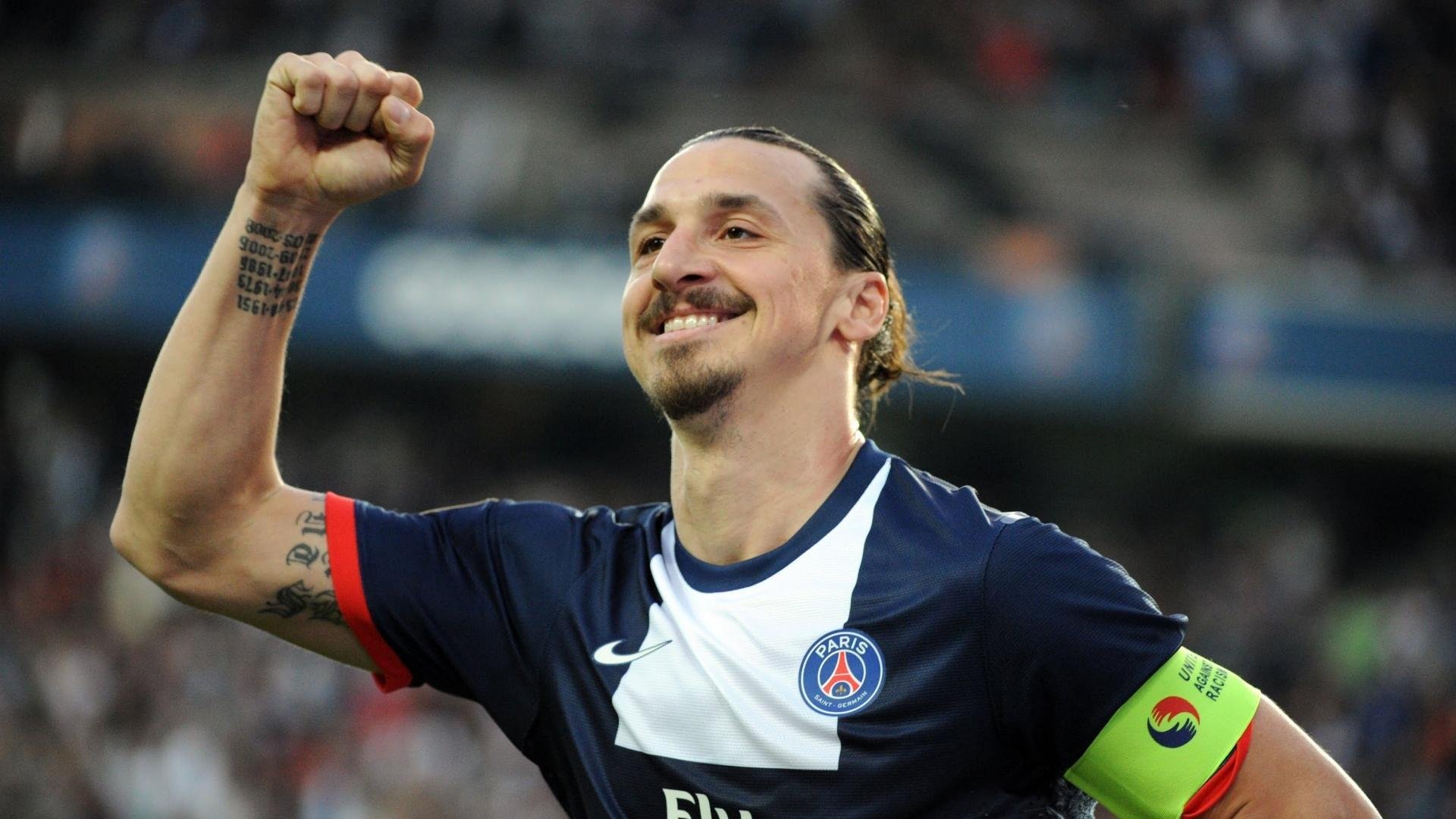 意甲球迷组织活跃,现场助威声震云霄,意甲 足球